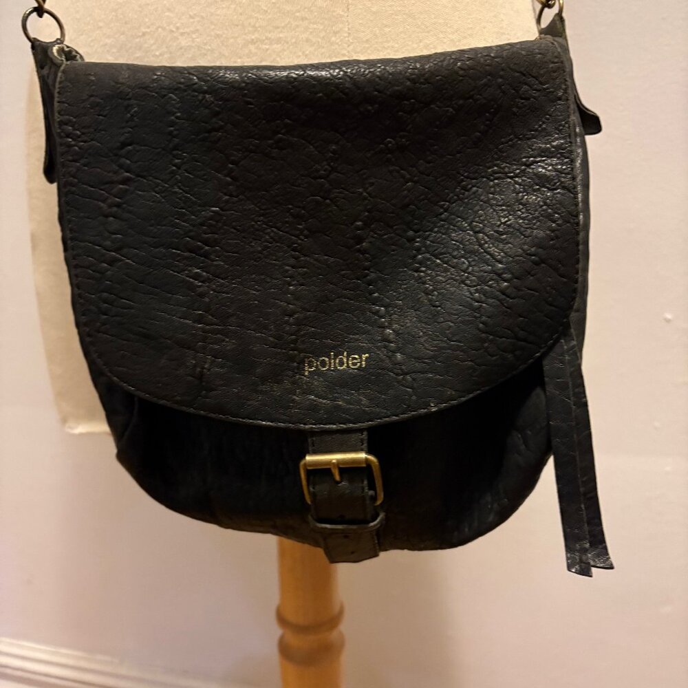 Polder pebbled leather crossbody bag in black with brass chain